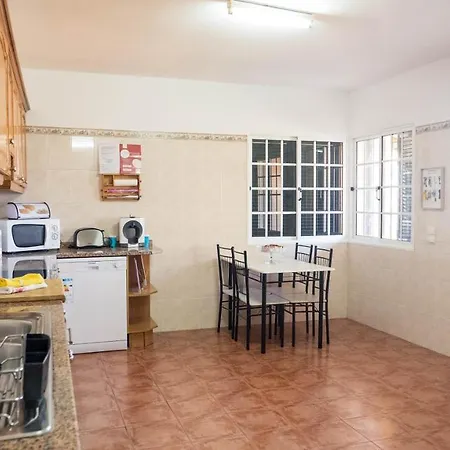 Casa vacanze Freitas & Silva - Sea View + Garden + Wifi + Bbq Santa Cruz (Oeste)